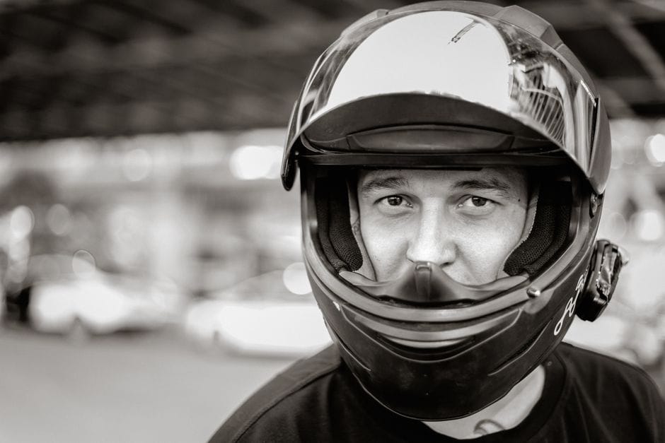 Equipación de moto: lo que de verdad no puede faltar