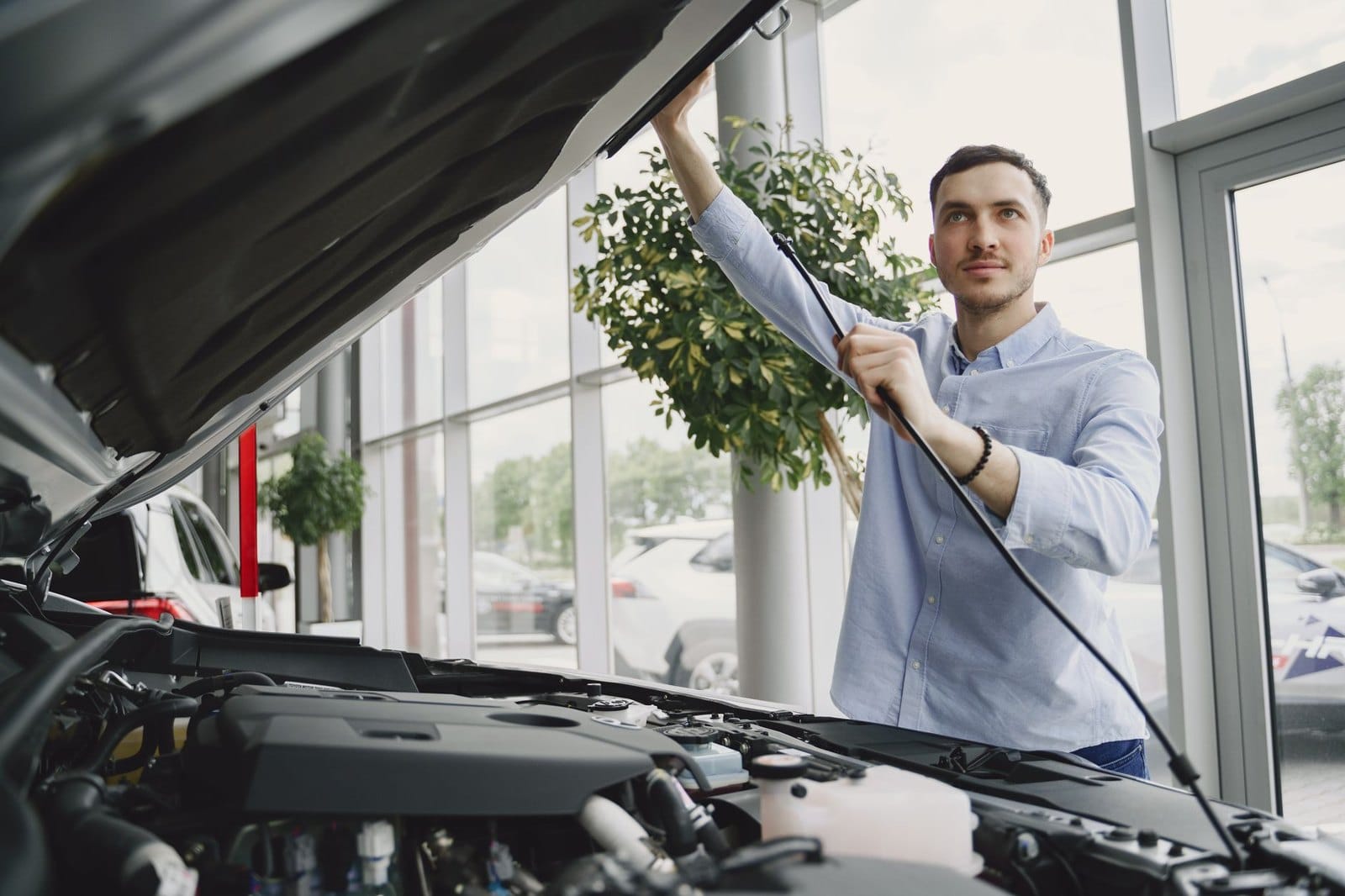 Comprar un coche de segunda mano en verano: las diez cosas que de verdad tienes que mirar antes de pagar