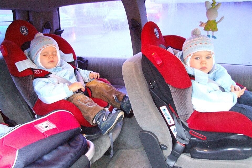 Sillas infantiles ISOFIX en España: la normativa que decide si tu seguro paga o no