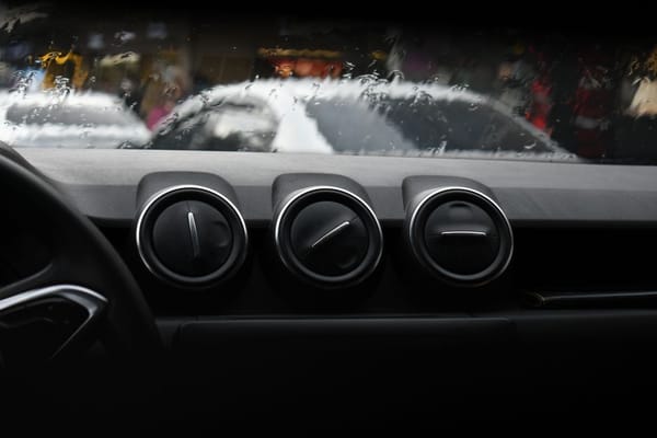 Aire acondicionado del coche: por qué enfría menos cada verano