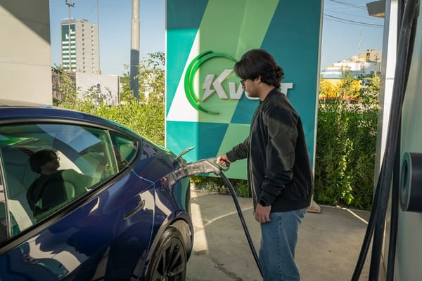 Plan MOVES: cómo funcionan las ayudas para comprar un coche eléctrico