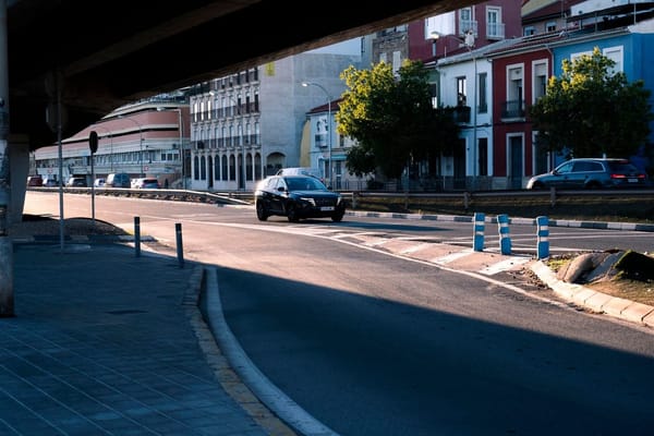 Zonas de Bajas Emisiones en España: qué etiqueta necesitas para no pagar una multa